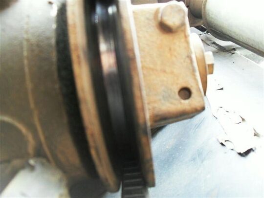 Самостоятельно заменен ремень привода вентиляторов ХОУ.